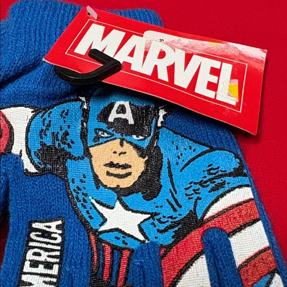 Marvel Captain America gloves. NWT!